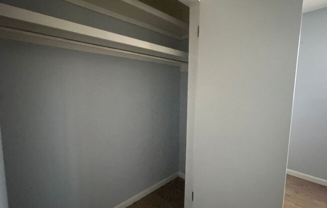 3 beds, 1 bath, 1,172 sqft, $1,000, Unit G:1921-1