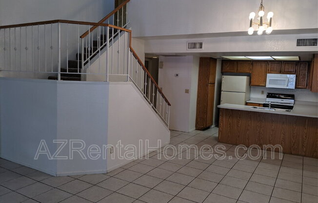 609 E MESQUITE Circle