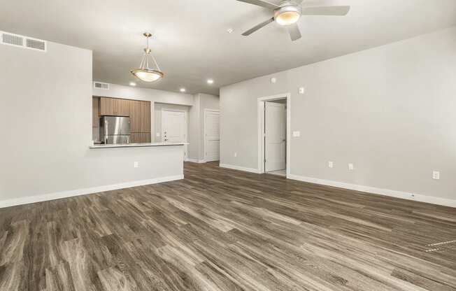 Living room at V on Broadway Apartments in Tempe AZ November 2020 (5)