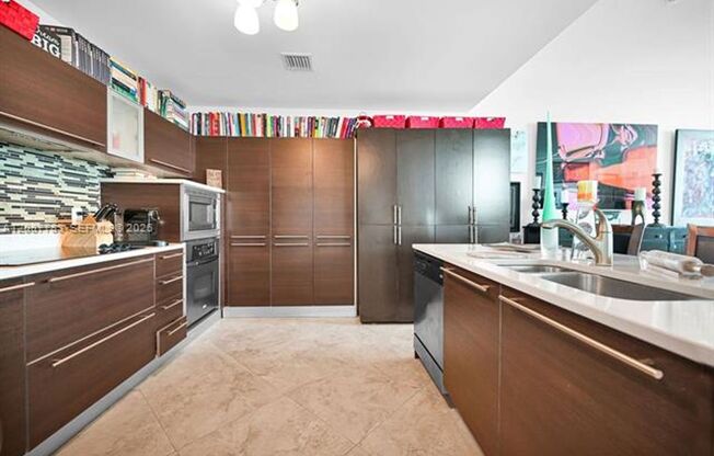 2 beds, 2.5 baths, $7,600, Unit # 5103