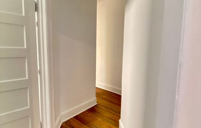 2 beds, 1 bath, 1,000 sqft, $1,948, Unit 3035 N. Calvert St. C4