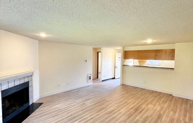 3 beds, 2 baths, 1,050 sqft, $1,950, Unit J-066