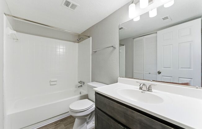 2 beds, 2 baths, 1,150 sqft, $1,427, Unit 84H