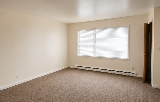 1 bed, 1 bath, $1,100, Unit 19