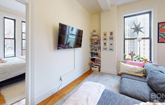 1 bed, 1 bath, $4,150, Unit 83