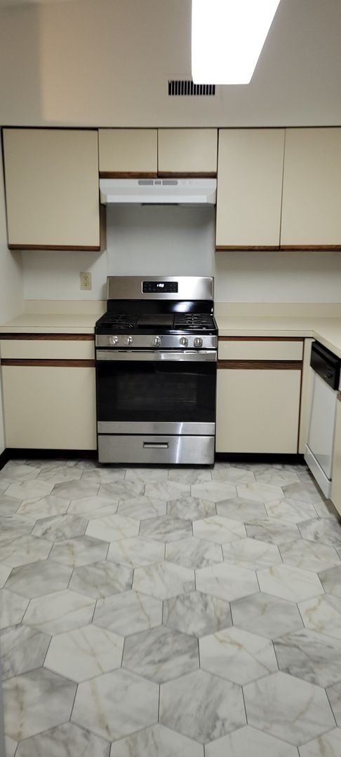 2 beds, 2 baths, $1,450