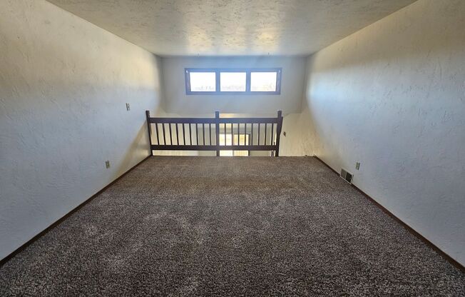 1 bed, 1 bath, 1,078 sqft, $1,229, Unit 1401 079