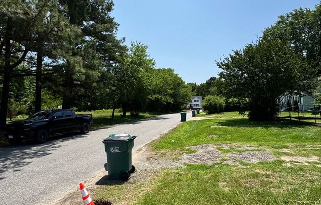 4 bedroom 2 bath house in Henrico County! All appliances, laundry, central hvac, big yard