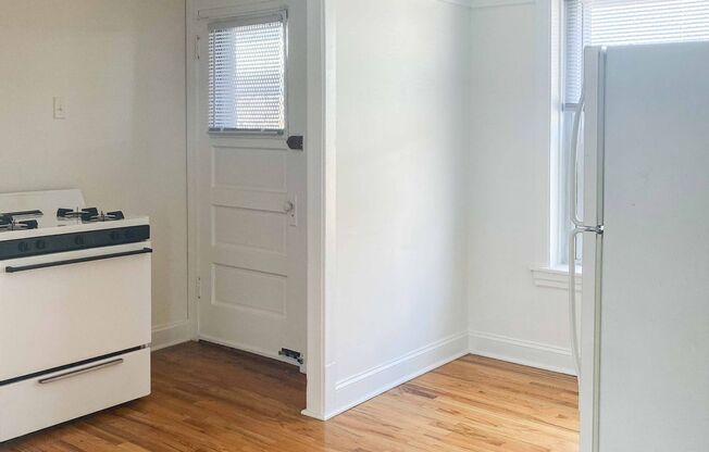 1 bed, 1 bath, 660 sqft, $2,150, Unit 3527.5-3E