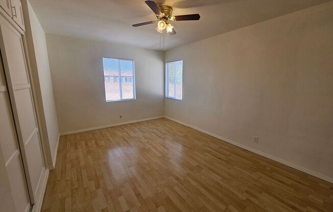 2 beds, 1 bath, 850 sqft, $2,395, Unit 1006 E. Elk Ave.