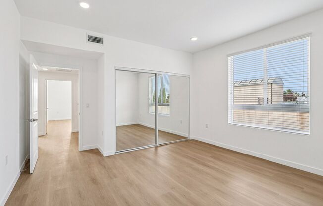 2 beds, 2 baths, $2,475, Unit 503