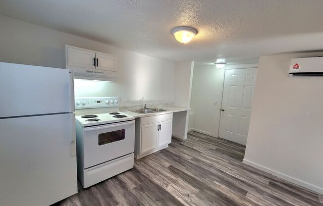 Studio, 1 bath, 600 sqft, $725