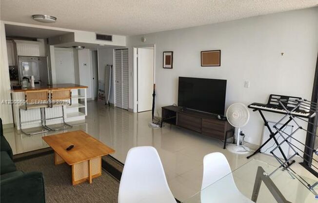 1 bed, 1.5 baths, $3,300, Unit # A 1207