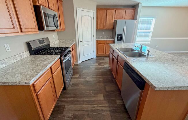 Beautiful 4 Bedroom, 2 Bathroom Home Situated on Grande Reserve Golf Course