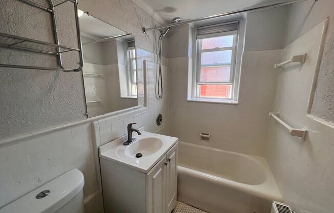 Studio, 1 bath, 300 sqft, $1,475, Unit Unit 207