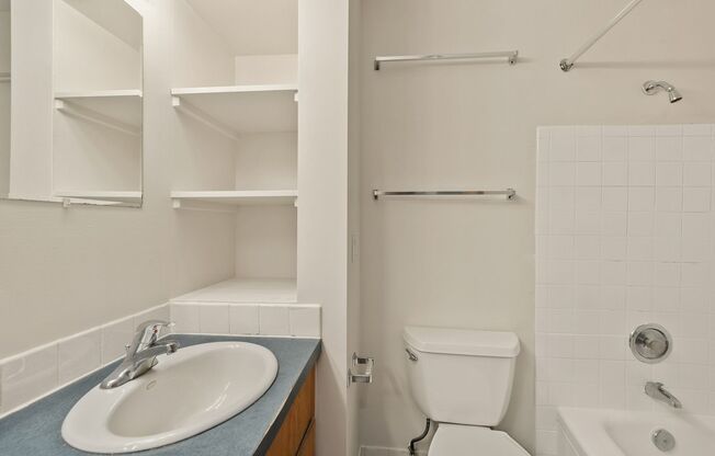 2 beds, 1 bath, 700 sqft, $1,795, Unit 408