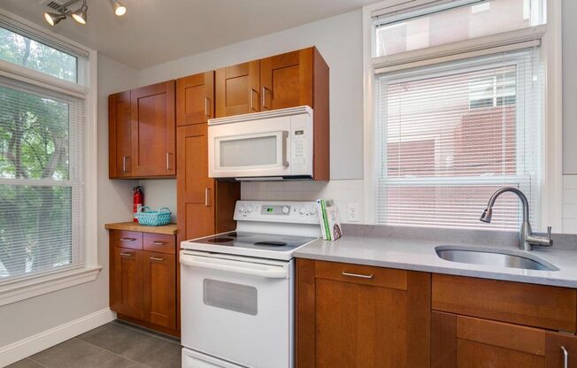 Spacious and sunlit condo located in the heart of Logan Circle!