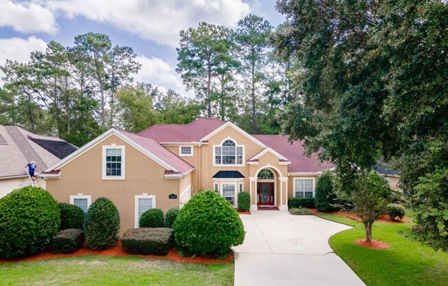 Orange Park Country Club home on the 8th hole
