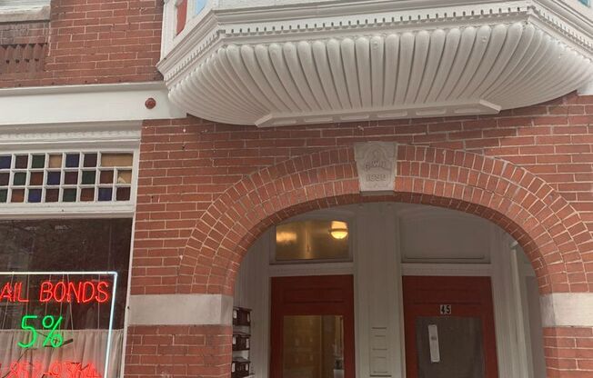 Studio/Efficiency in Downtown York - Video in Pictures
