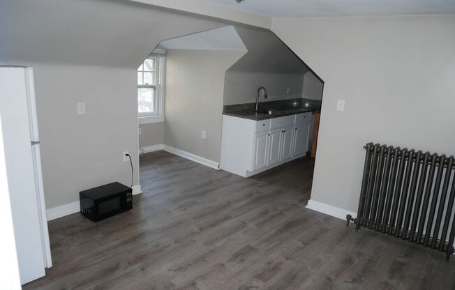 1 bed, 1 bath, 950 sqft, $1,295, Unit Unit E