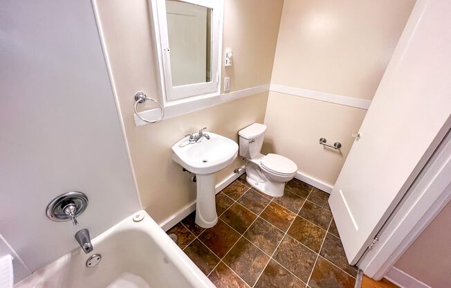 Studio, 1 bath, 454 sqft, $1,545, Unit 108