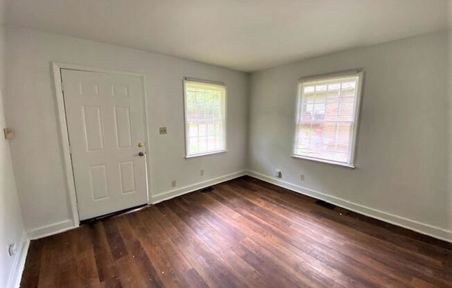 West Charlotte.  Renovated 2 Bedroom!