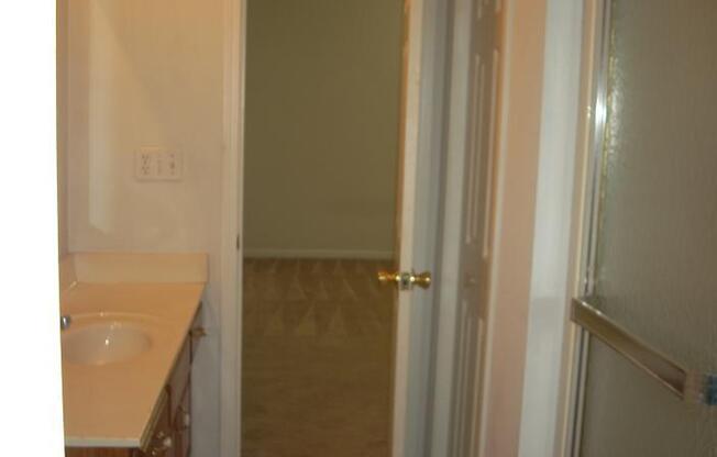 2 beds, 2 baths, $825