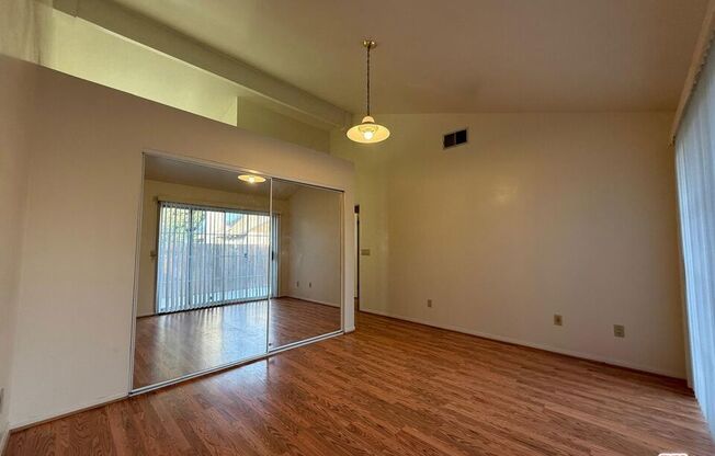 3 beds, 2 baths, 1,900 sqft, $3,500