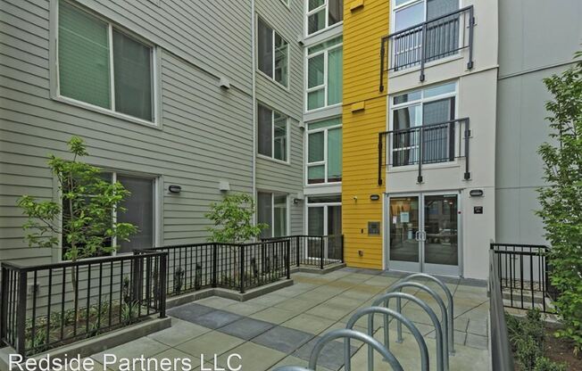 2820 Eastlake Ave E