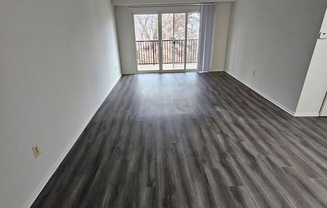 2 beds, 1 bath, 879 sqft, $1,340, Unit 4613-C