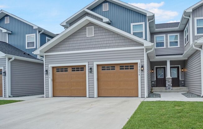 3 beds, 2.5 baths, 1,960 sqft, $2,600, Unit 116 Eiche Drive - Unit 2