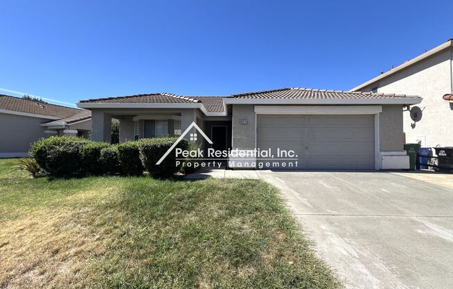 Very Nice 3bd/2ba Elk Grove Home with 2 Car Garage