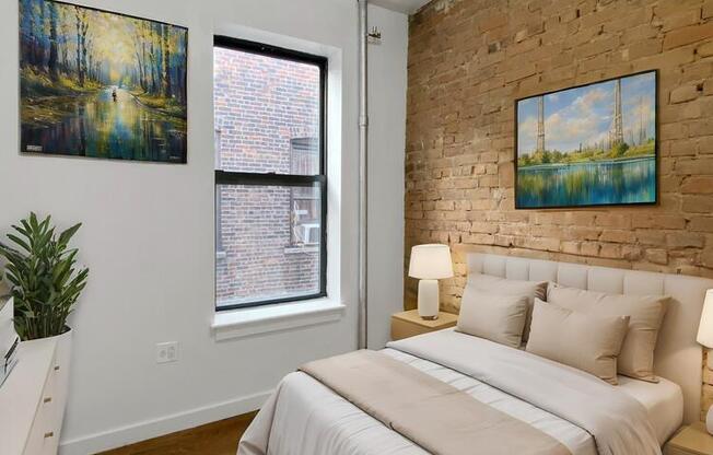 528 W 152 ST
