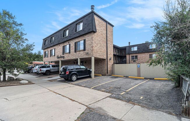 2 Bedroom 1 Bath in the Heart of West Wash Park!