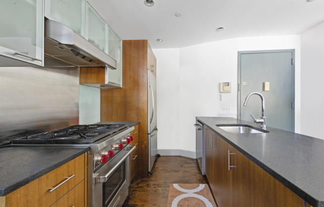 24 DUNHAM PL