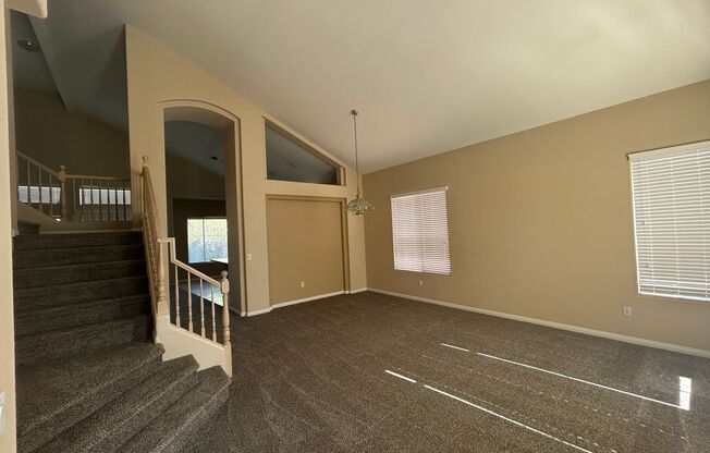 Gated Rhodes Ranch with golf course views