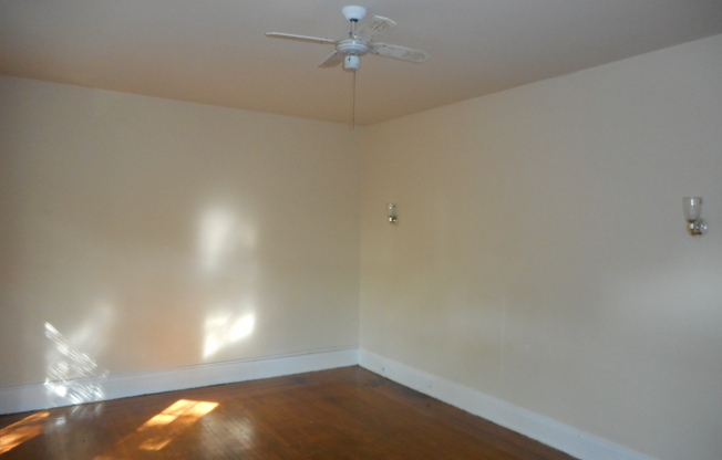 1 bed, 1 bath, 2 sqft, $1,120, Unit #201