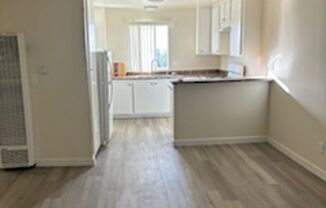 2 beds, 1 bath, $1,950, Unit 11