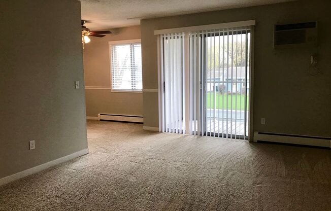 2 beds, 1 bath, 912 sqft, $1,395, Unit 1950315