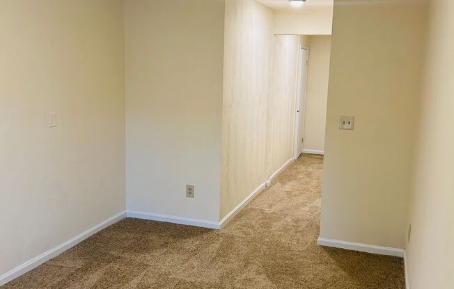 3 beds, 1 bath, 1,100 sqft, $1,500, Unit 517/101