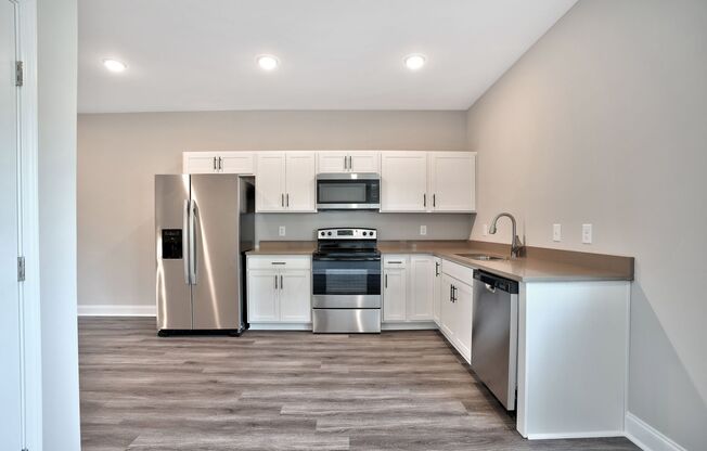 3 beds, 2.5 baths, 1,300 sqft, $1,500, Unit 41