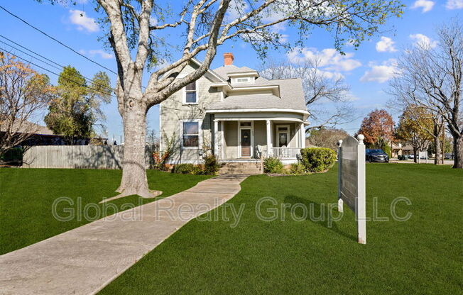 802 W CTR ST