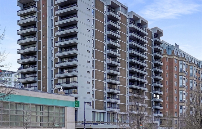 2 beds, 1 bath, 885 sqft, $3,600, Unit 409