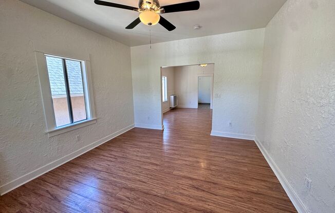 1 bed, 1 bath, $2,000, Unit 2252 1/2