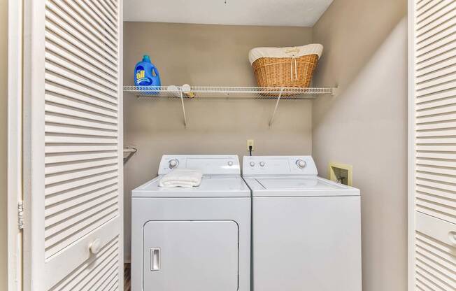 Laundryat Patchen Oaks Apartments, Kentucky, 40517