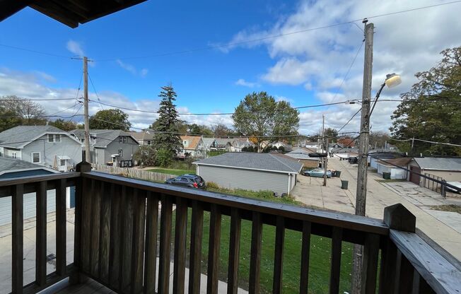 2 beds, 1 bath, $1,195, Unit 11
