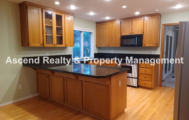 3 beds, 2.5 baths, $3,045