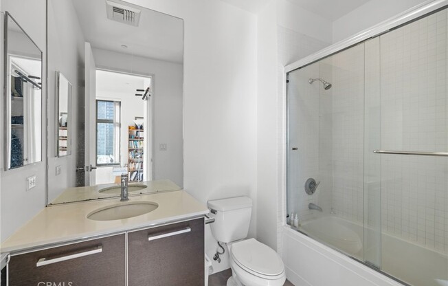 2 beds, 2 baths, 1,580 sqft, $4,200, Unit 1611