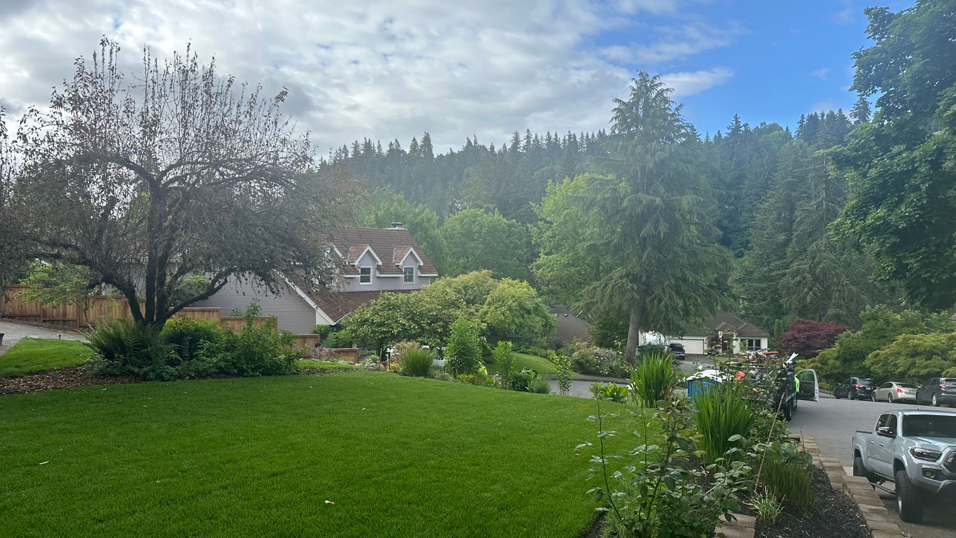 Exquisite 3 Bedroom, 3 Bath Home for Rent in Coveted West Linn, views! Pets OK - walkthrough video