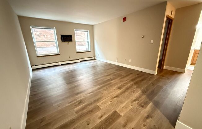 1 bed, 1 bath, $1,095, Unit 103